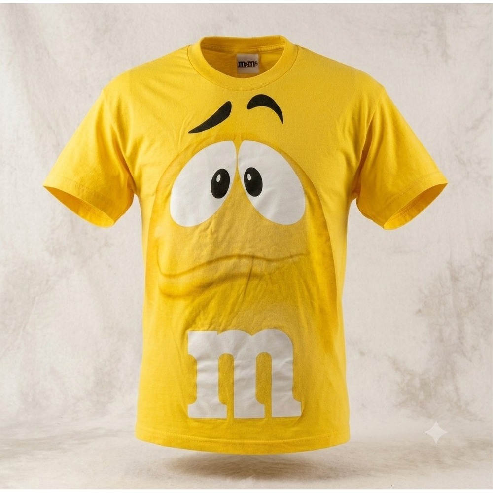 M&M's Yellow M&M Men's 2009 Yellow Short Sleeve Graphic Print T-Shirt. Size L